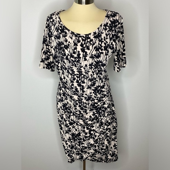 H&M Black and Cream Floral Elbow Sleeve Tulip Hem Dress - Picture 1 of 12
